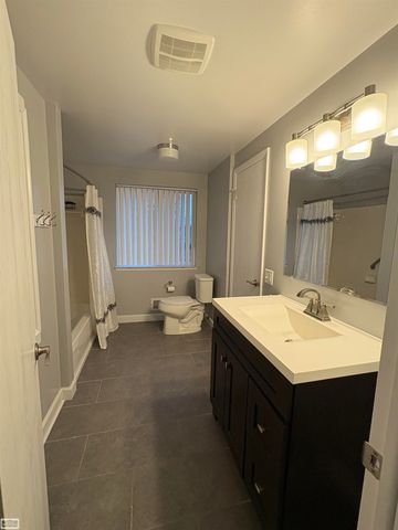 2127 Hopkins Dr Drive, Sterling Heights, MI 48310