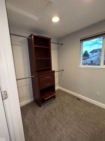 2127 Hopkins Dr Drive, Sterling Heights, MI 48310