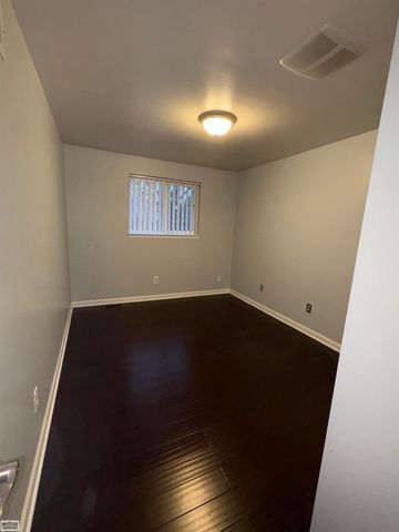 2127 Hopkins Dr Drive, Sterling Heights, MI 48310