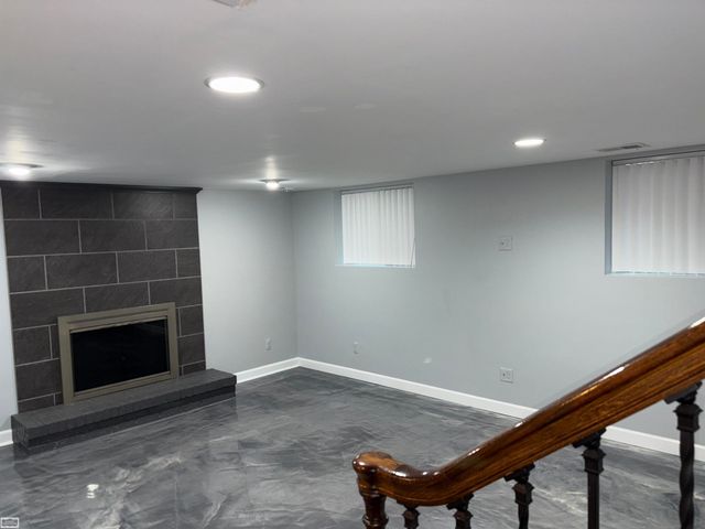 2127 Hopkins Dr Drive, Sterling Heights, MI 48310