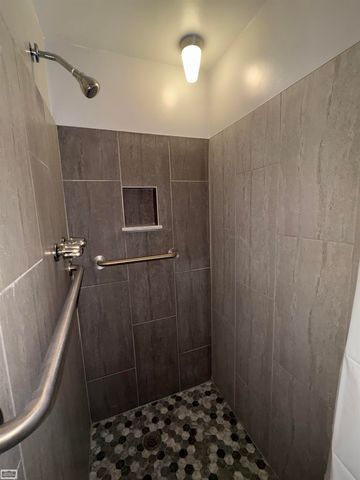 2127 Hopkins Dr Drive, Sterling Heights, MI 48310