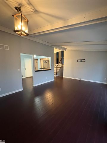 2127 Hopkins Dr Drive, Sterling Heights, MI 48310