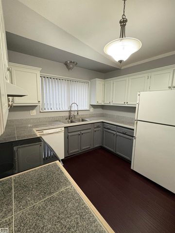 2127 Hopkins Dr Drive, Sterling Heights, MI 48310