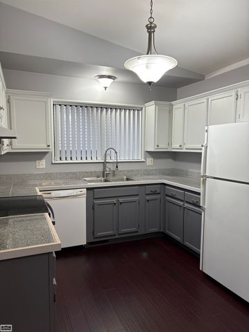 2127 Hopkins Dr Drive, Sterling Heights, MI 48310