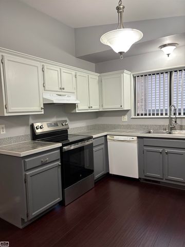 2127 Hopkins Dr Drive, Sterling Heights, MI 48310