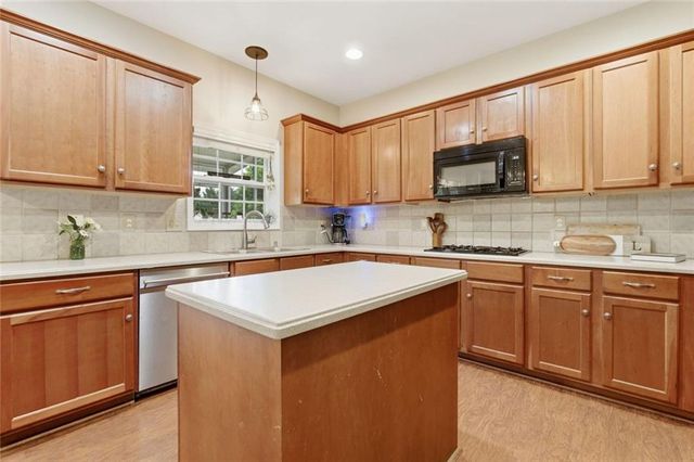 504 Crestview Court, Canton, GA 30115