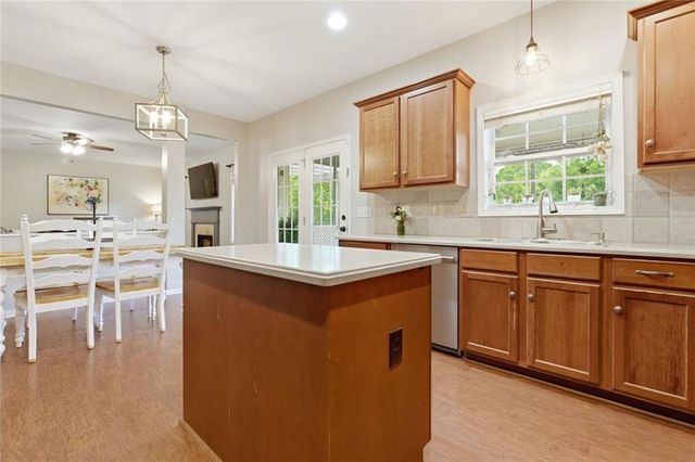 504 Crestview Court, Canton, GA 30115