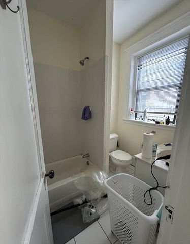 39 Hemenway Street 16, Boston, MA 02115