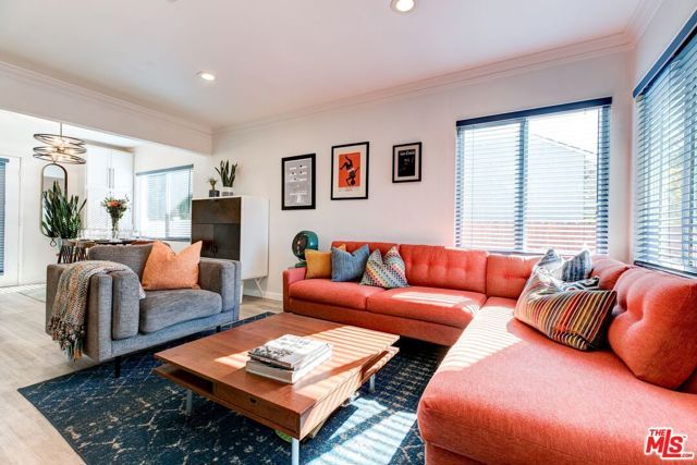 6122 Satsuma Avenue, North Hollywood (los Angeles), CA 91606