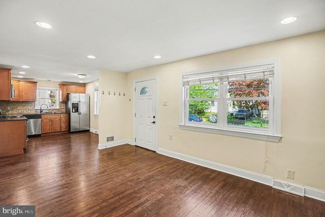 1370 ARNOLD AVE, Abington, PA 19001