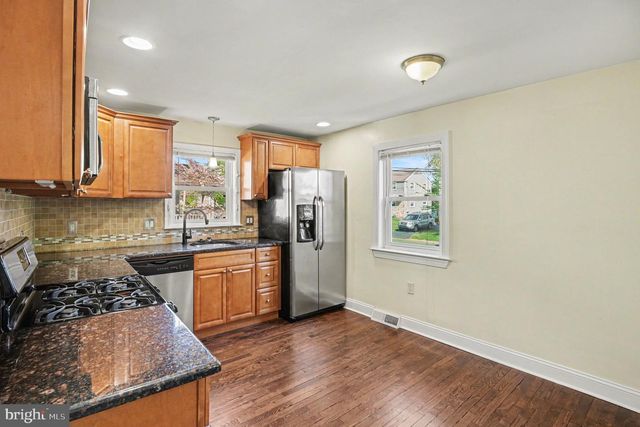 1370 ARNOLD AVE, Abington, PA 19001