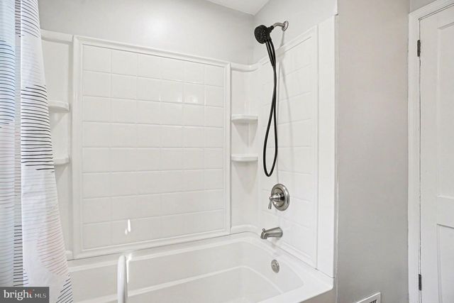 1370 ARNOLD AVE, Abington, PA 19001