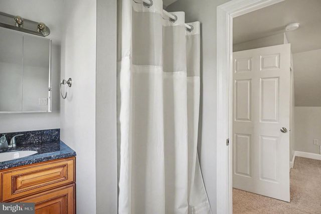 1370 ARNOLD AVE, Abington, PA 19001