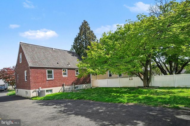 1370 ARNOLD AVE, Abington, PA 19001