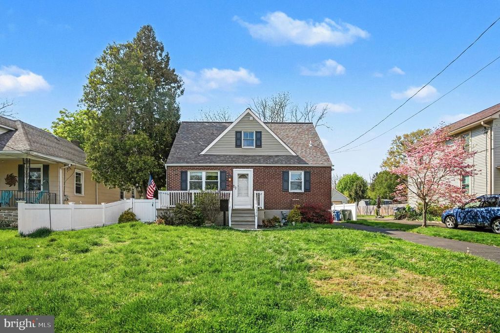 1370 ARNOLD AVE, Abington, PA 19001