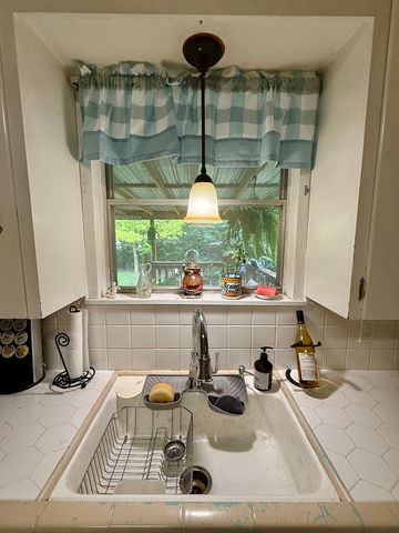 802 Bluebonnet Dr, Kerrville, TX 78028