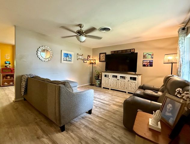 802 Bluebonnet Dr, Kerrville, TX 78028