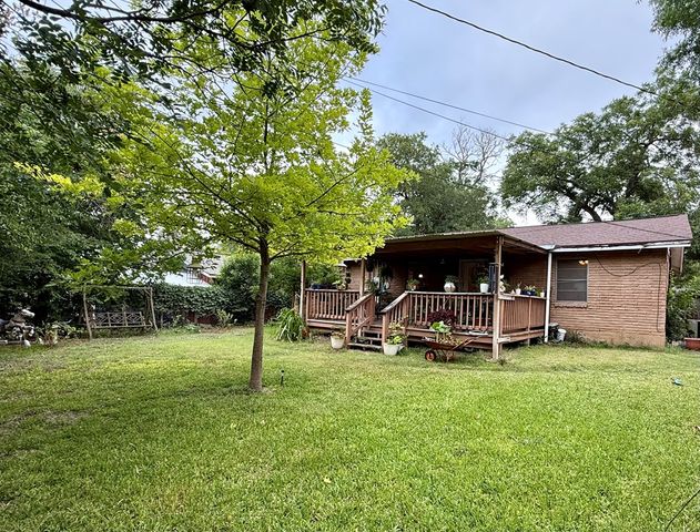 802 Bluebonnet Dr, Kerrville, TX 78028