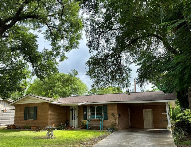 802 Bluebonnet Dr, Kerrville, TX 78028