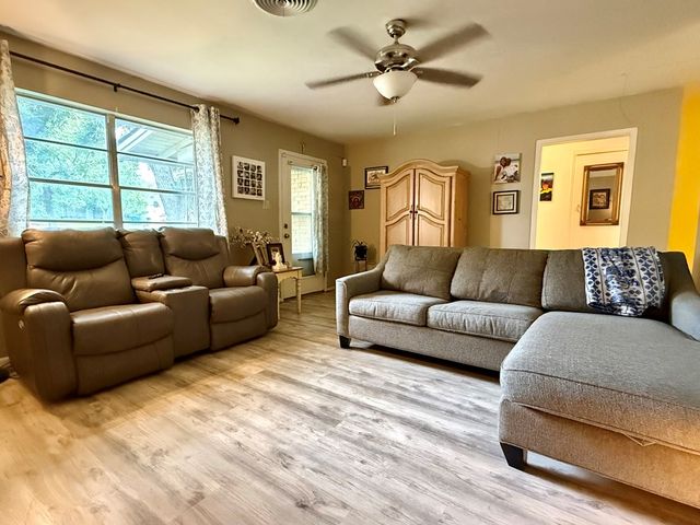802 Bluebonnet Dr, Kerrville, TX 78028