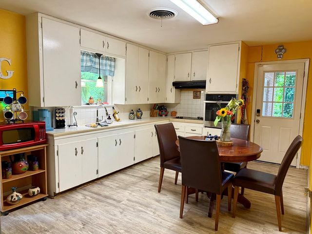 802 Bluebonnet Dr, Kerrville, TX 78028