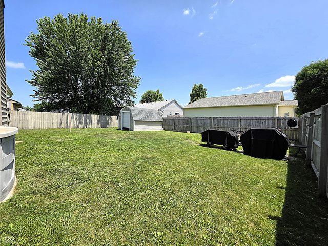 49 Meadow Creek East Boulevard, Whiteland, IN 46184