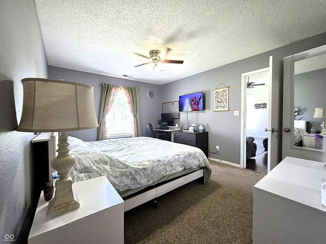 49 Meadow Creek East Boulevard, Whiteland, IN 46184