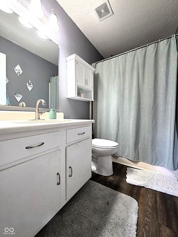 49 Meadow Creek East Boulevard, Whiteland, IN 46184