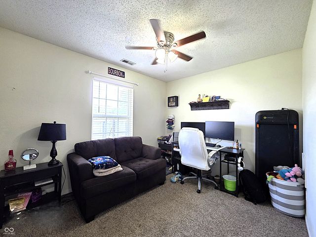 49 Meadow Creek East Boulevard, Whiteland, IN 46184
