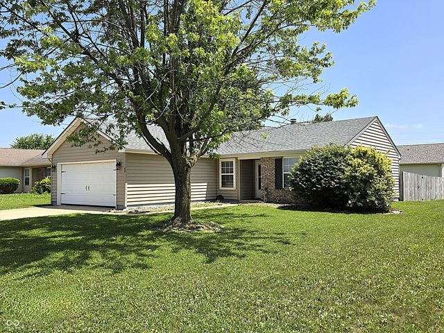 49 Meadow Creek East Boulevard, Whiteland, IN 46184