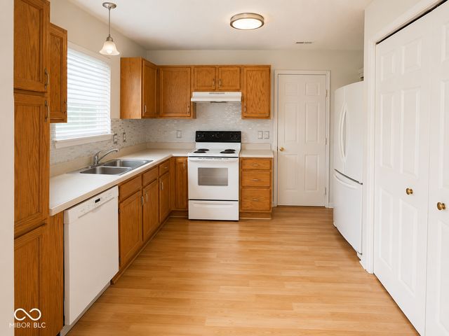 4262 Village Bend Drive, Indianapolis, IN 46254