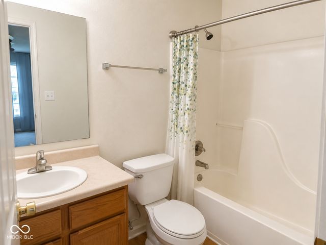 4262 Village Bend Drive, Indianapolis, IN 46254