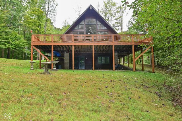 7615 N Hilltop Drive, Unionville, IN 47468