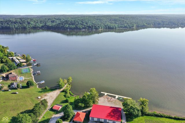 7615 N Hilltop Drive, Unionville, IN 47468