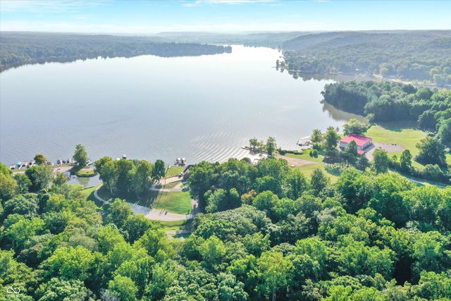 7615 N Hilltop Drive, Unionville, IN 47468