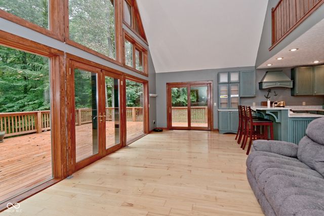 7615 N Hilltop Drive, Unionville, IN 47468