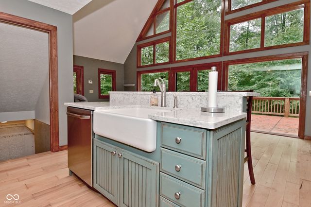 7615 N Hilltop Drive, Unionville, IN 47468