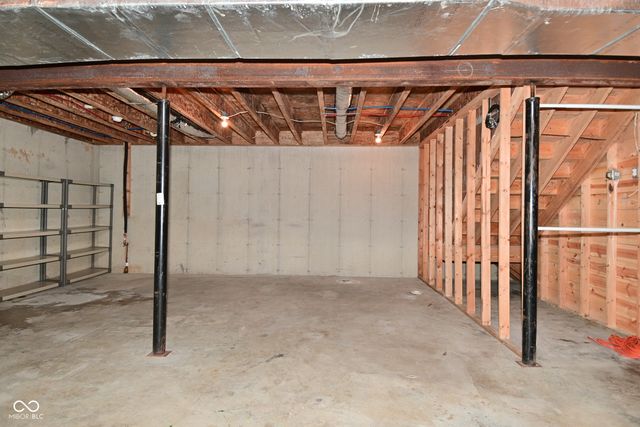 7615 N Hilltop Drive, Unionville, IN 47468