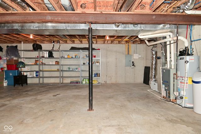 7615 N Hilltop Drive, Unionville, IN 47468