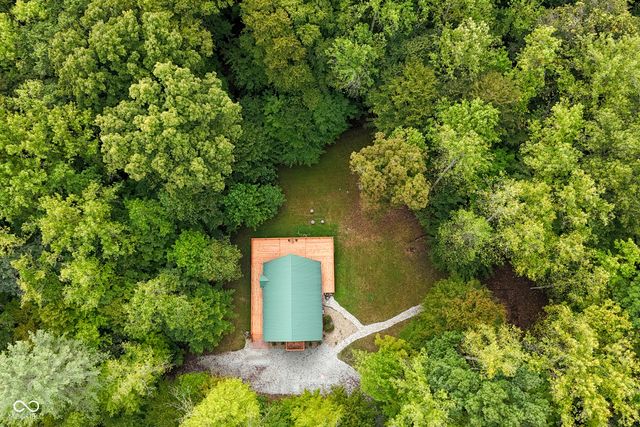 7615 N Hilltop Drive, Unionville, IN 47468