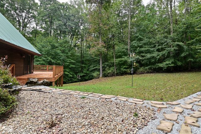 7615 N Hilltop Drive, Unionville, IN 47468