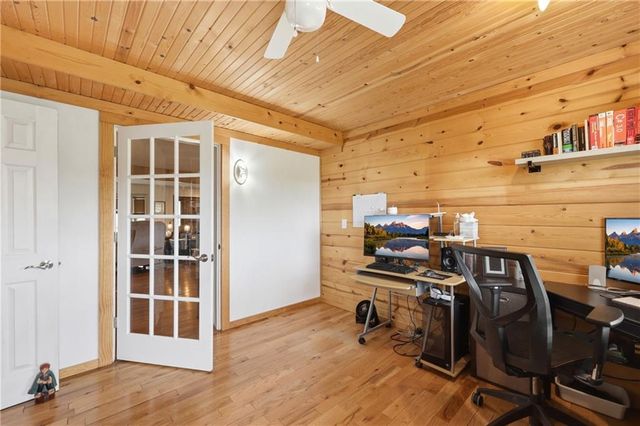 40303 E Round Prairie Road, Oak Grove, MO 64075