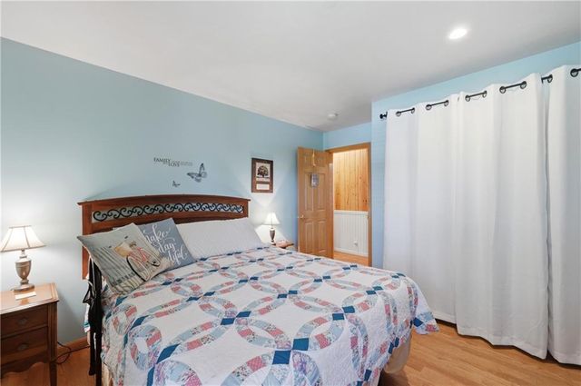 40303 E Round Prairie Road, Oak Grove, MO 64075