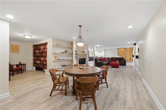40303 E Round Prairie Road, Oak Grove, MO 64075
