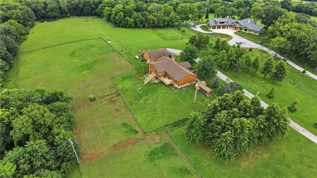 40303 E Round Prairie Road, Oak Grove, MO 64075