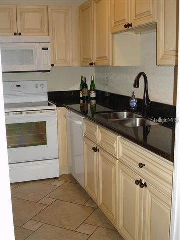 7211 W COUNTRY CLUB DRIVE N 133, Sarasota, FL 34243