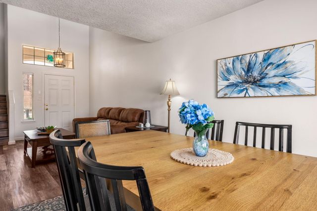 9105 Rialto Avenue SW, Albuquerque, NM 87121