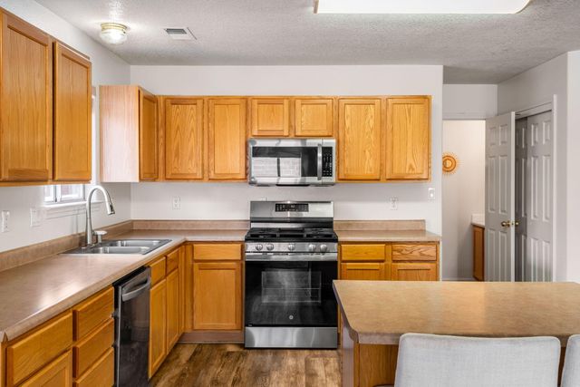 9105 Rialto Avenue SW, Albuquerque, NM 87121