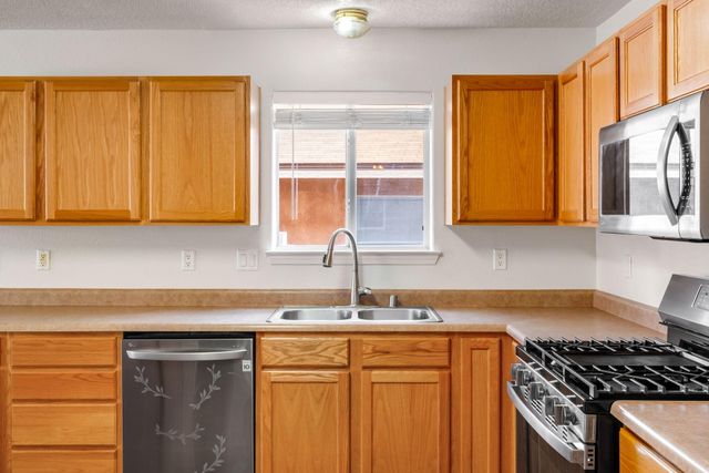 9105 Rialto Avenue SW, Albuquerque, NM 87121