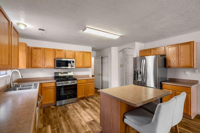 9105 Rialto Avenue SW, Albuquerque, NM 87121